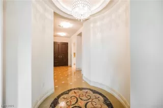 Photo #6: 2497358 Listing