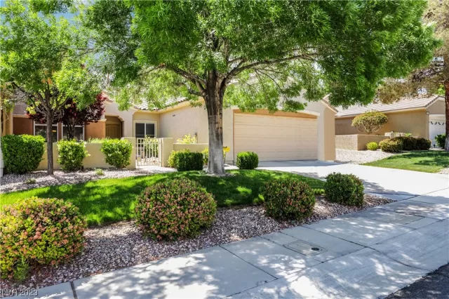 MLS: 2497366 Condo For Sale