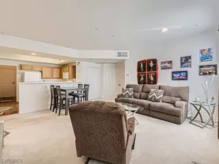 Photo #5: 2497378 Listing