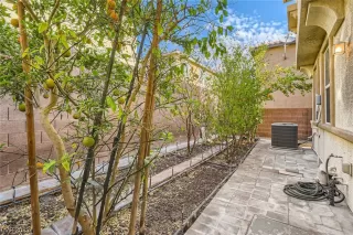 Photo #4: 2497382 Listing