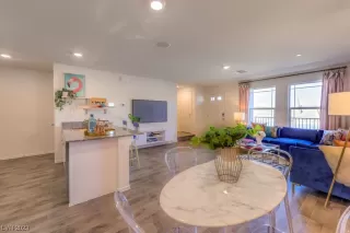 Photo #6: 2497400 Listing