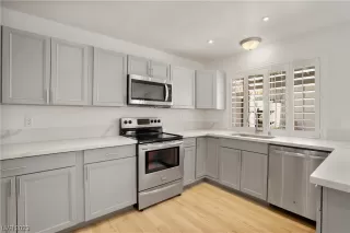 Photo #1: 2497403 Listing 