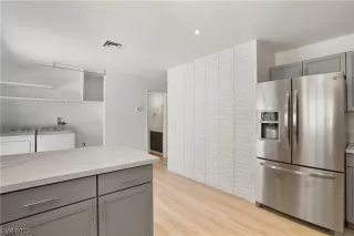 Photo #3: 2497403 Listing 