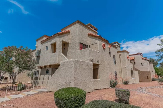 MLS: 2497412 Condo For Sale