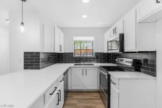 Photo #1: 2497412 Listing 
