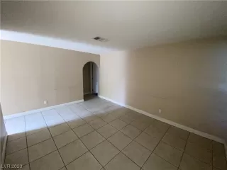 Photo #4: 2497423 Listing 