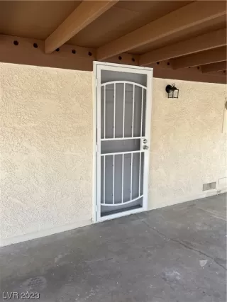 Photo #3: 2497484 Listing