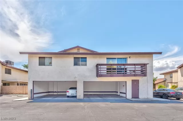 MLS: 2497501 Condo For Sale