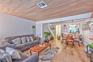 Photo #6: 2497501 Listing