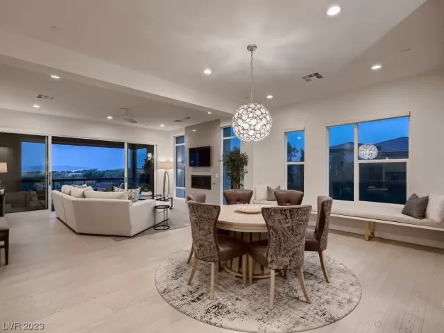 MLS: 2497504 Condo For Sale