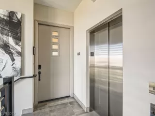 Photo #1: 2497504 Listing