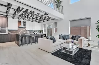 Photo #2: 2497519 Listing 