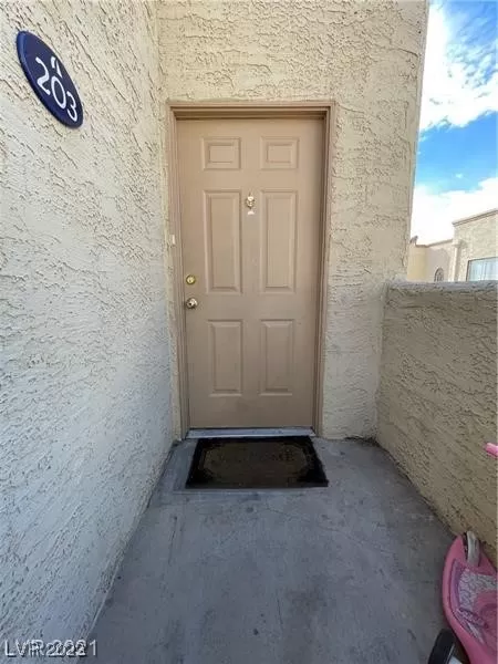 MLS: 2497551 Condo For Sale