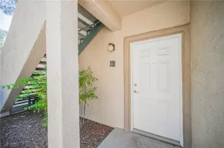 Photo #2: 2497567 Listing