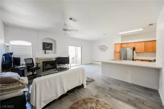 Photo #4: 2497567 Listing