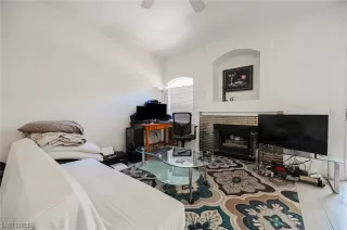 Photo #6: 2497567 Listing