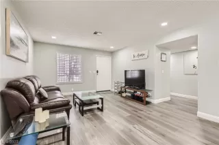 Photo #6: 2497577 Listing 