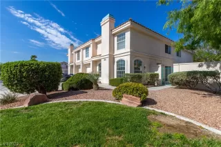 Photo #1: 2497582 Listing