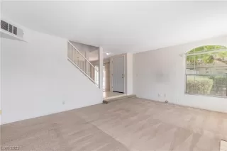 Photo #4: 2497582 Listing