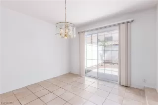 Photo #6: 2497582 Listing