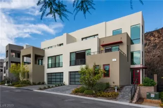 Photo #1: 2497601 Listing 