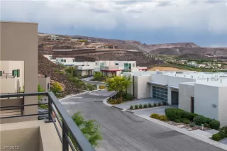 Photo #4: 2497601 Listing 