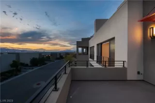 Photo #5: 2497601 Listing 