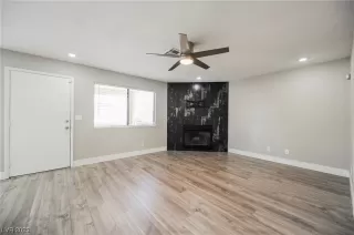 Photo #5: 2497610 Listing 