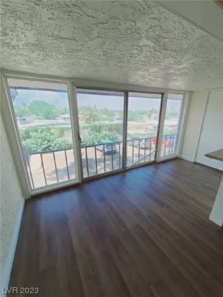 Photo #3: 2497654 Listing