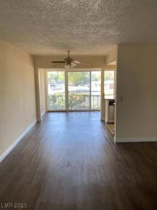 Photo #5: 2497654 Listing