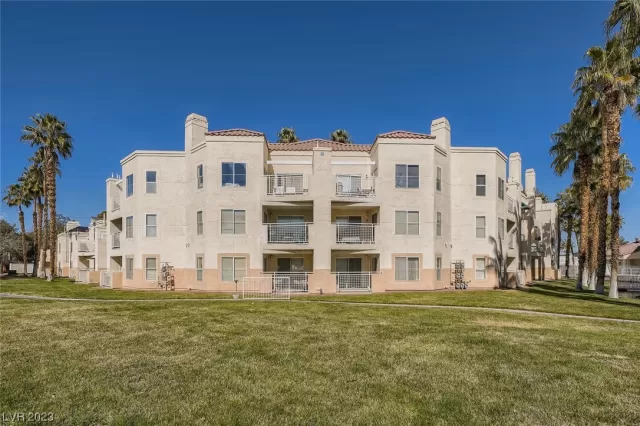 MLS: 2497657 Condo For Sale