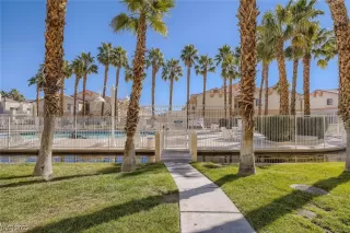 Photo #1: 2497657 Listing 