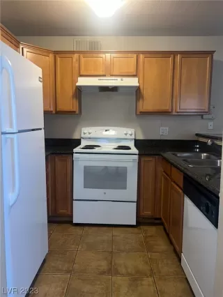 Photo #2: 2497658 Listing 