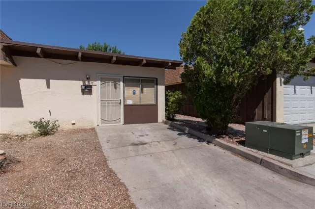 MLS: 2497698 Condo For Sale