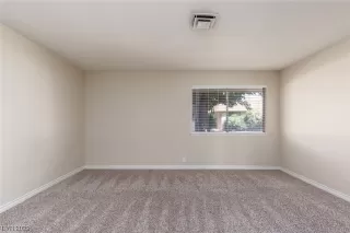 Photo #5: 2497698 Listing 