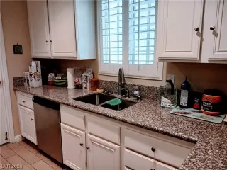 Photo #2: 2497735 Listing