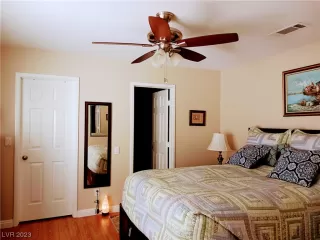 Photo #4: 2497735 Listing