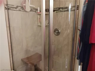 Photo #5: 2497735 Listing