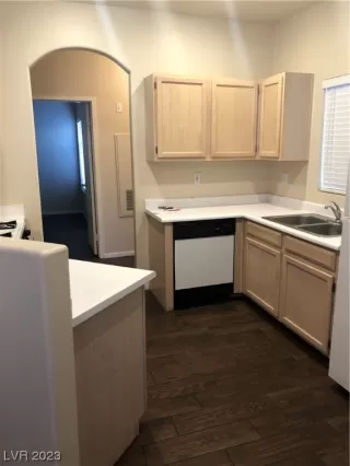 Photo #3: 2497740 Listing