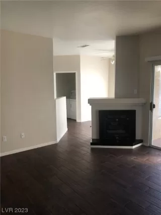 Photo #5: 2497740 Listing