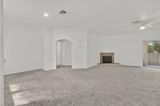 Photo #6: 2497748 Listing