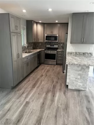 Photo #1: 2497788 Listing 