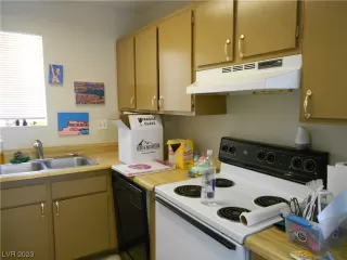 Photo #3: 2497806 Listing 