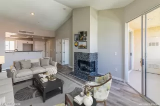 Photo #4: 2497807 Listing