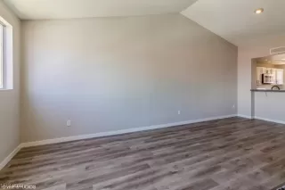 Photo #5: 2497807 Listing