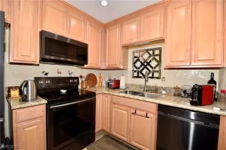 Photo #2: 2497810 Listing