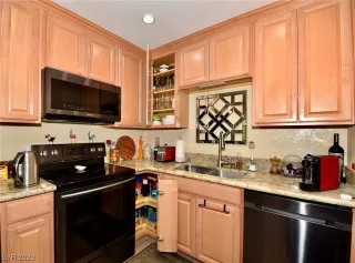 Photo #3: 2497810 Listing