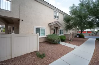 Photo #2: 2497821 Listing