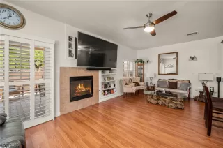 Photo #3: 2497821 Listing