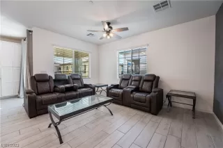 Photo #6: 2497822 Listing 